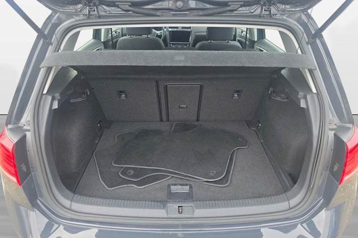 Grå VW e-Golf VII fra 2020