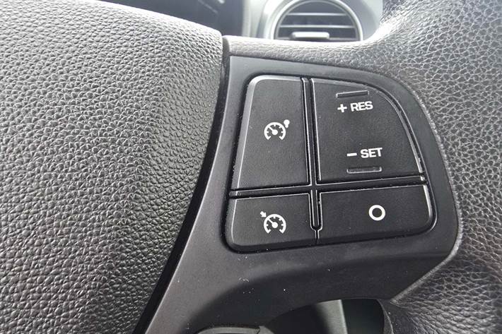 Blå Hyundai i10 fra 2018