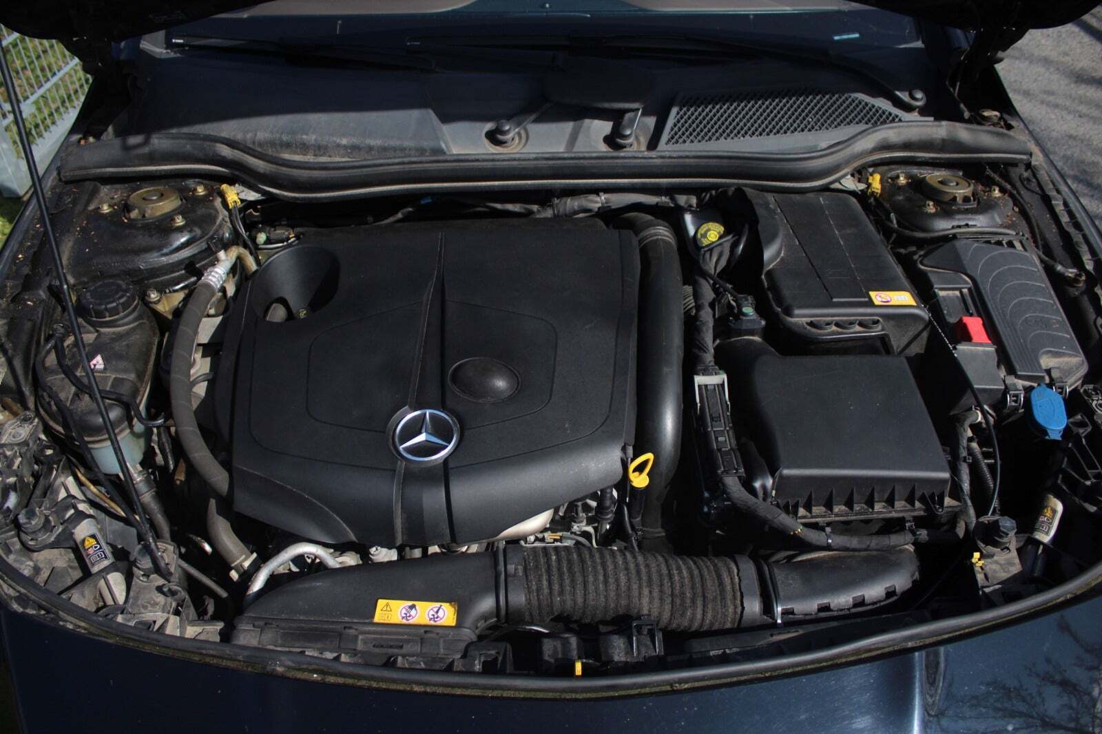 Sort Mercedes CLA220 fra 2013