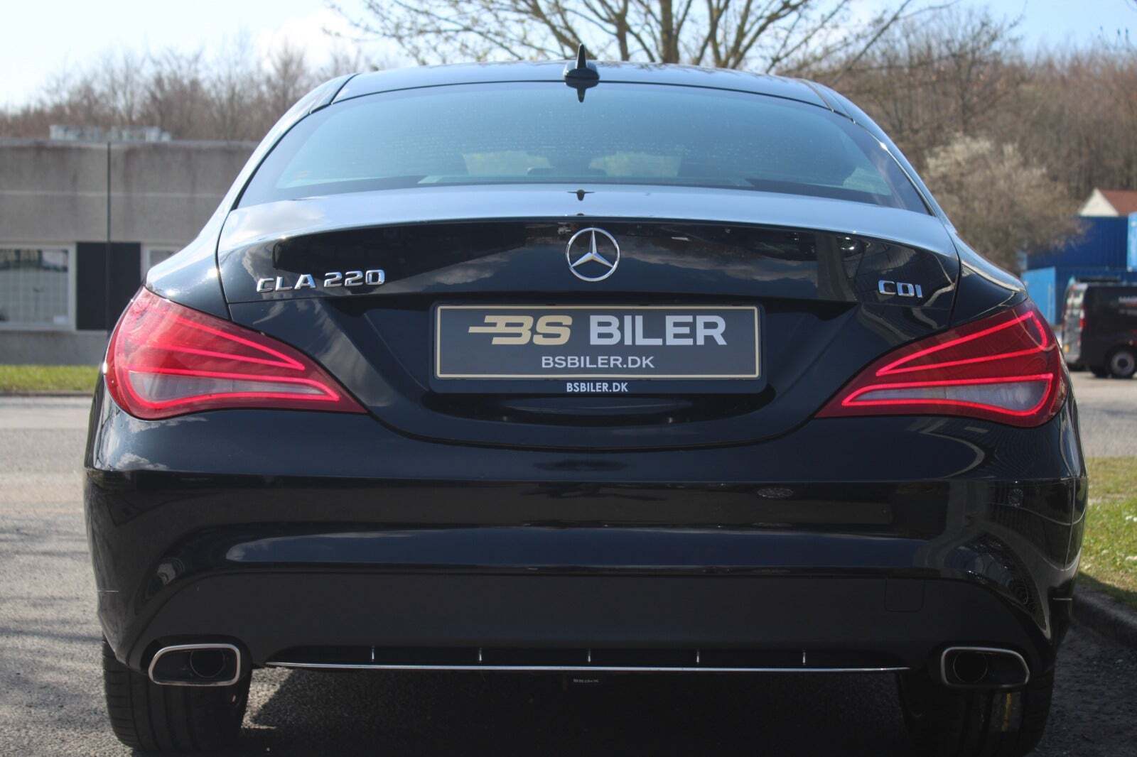 Sort Mercedes CLA220 fra 2013