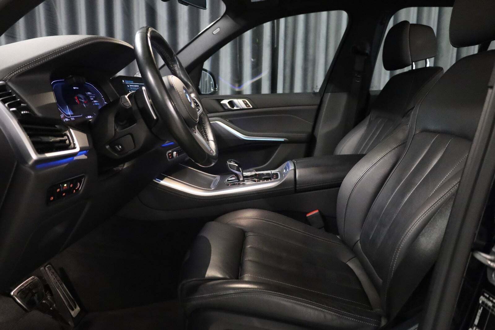 Sort BMW X5 fra 2022