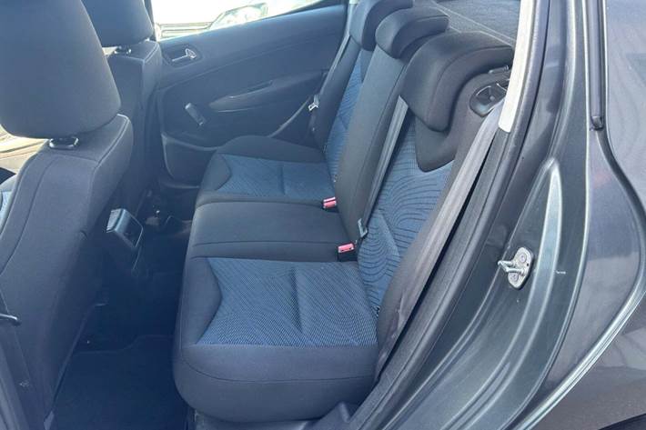 Grå Peugeot 308 fra 2011