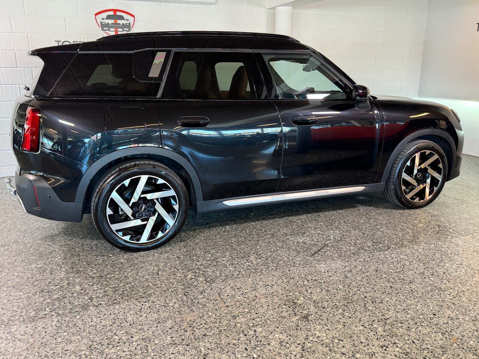 Sort Mini Countryman E fra 2024