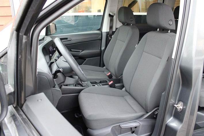 Grå VW Caddy fra 2021