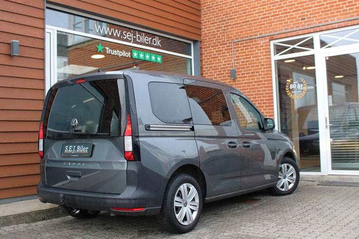Grå VW Caddy fra 2021