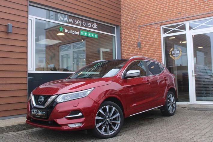 Rød Nissan Qashqai fra 2019