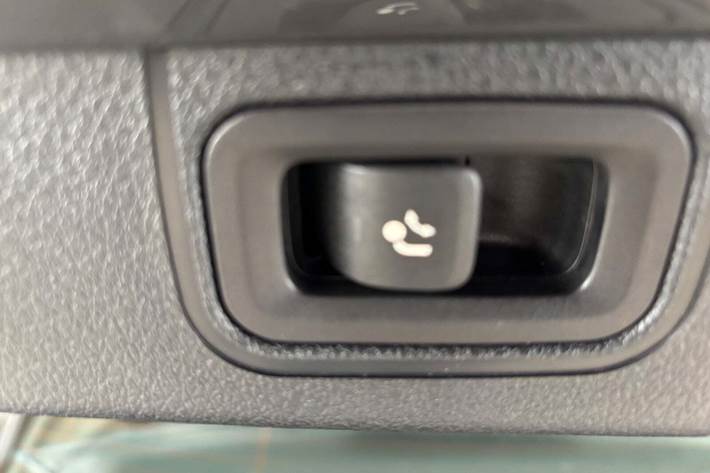 Grå Mercedes A200 fra 2020