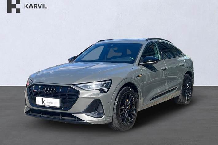 Grøn Audi e-tron fra 2022 set udefra