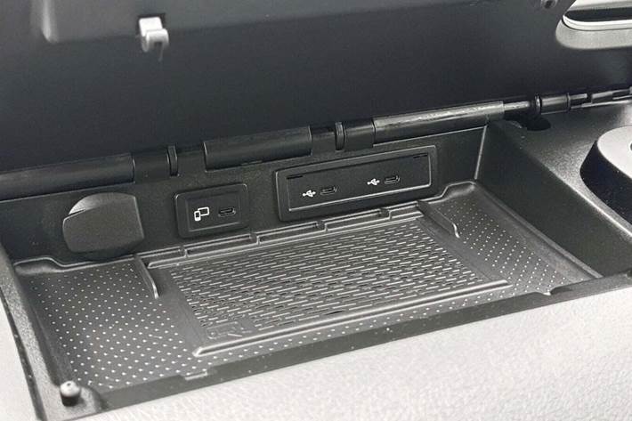 Sort Mercedes Sprinter 319 fra 2022