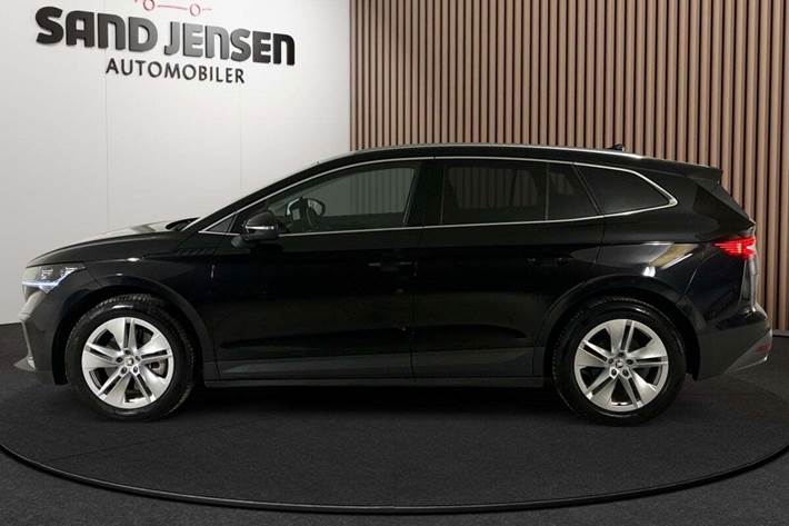 Sort Skoda Enyaq fra 2025
