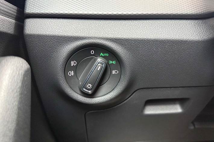 Grå Skoda Kamiq fra 2022