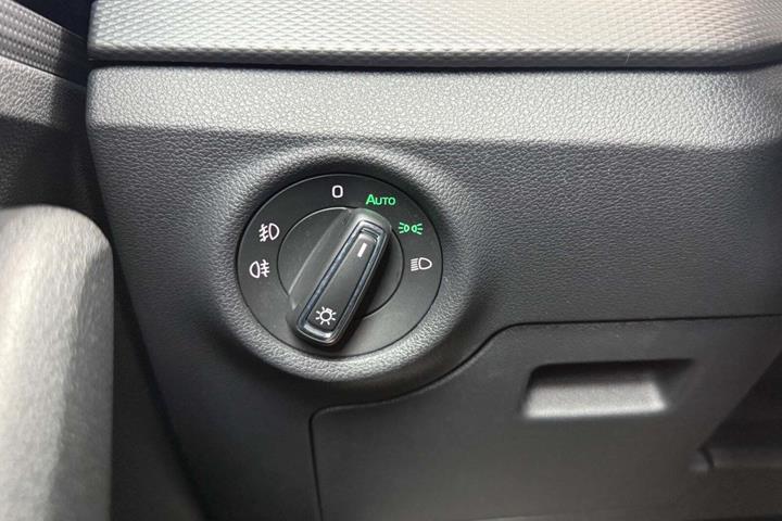 Grå Skoda Kamiq fra 2022