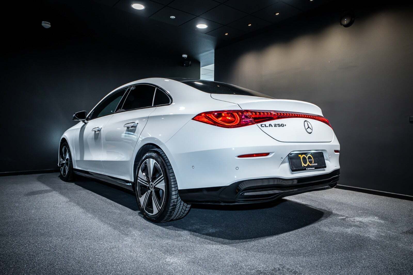 Hvid Mercedes CLA250+ fra 2025