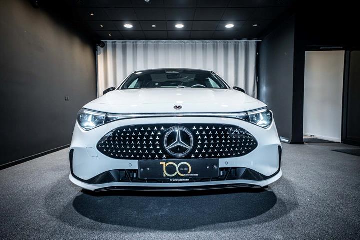 Hvid Mercedes CLA250+ fra 2025