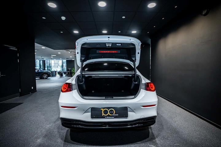 Hvid Mercedes CLA250+ fra 2025