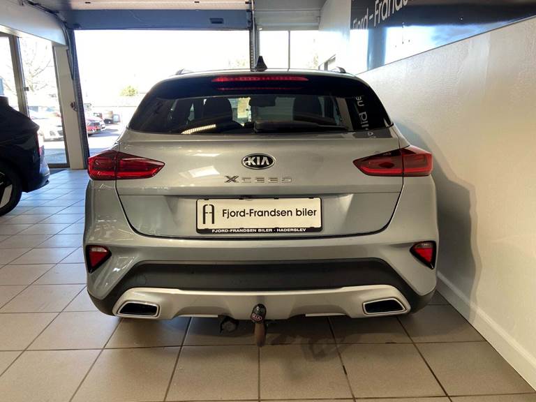 Kia XCeed 1,6 PHEV Upgrade Intro DCT