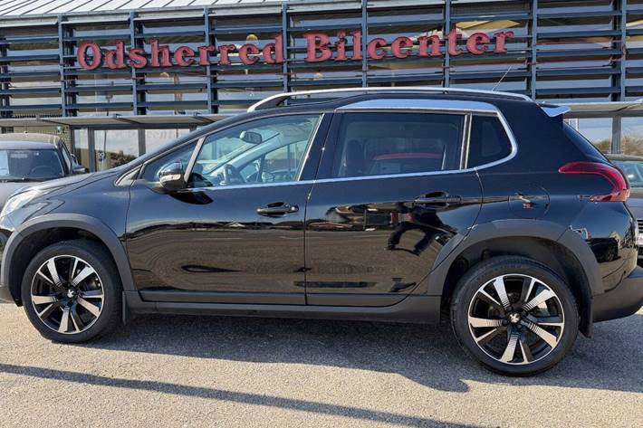 Sort Peugeot 2008 fra 2019