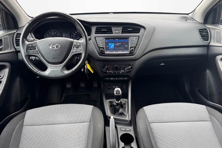 Grå Hyundai i20 fra 2017