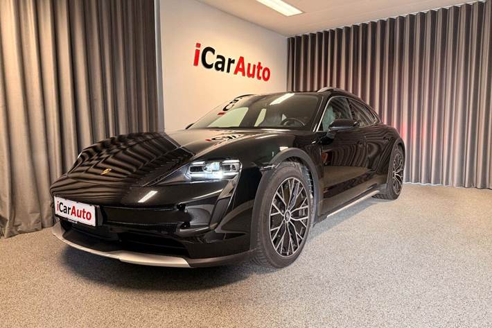 Sort Porsche Taycan 4 fra 2022