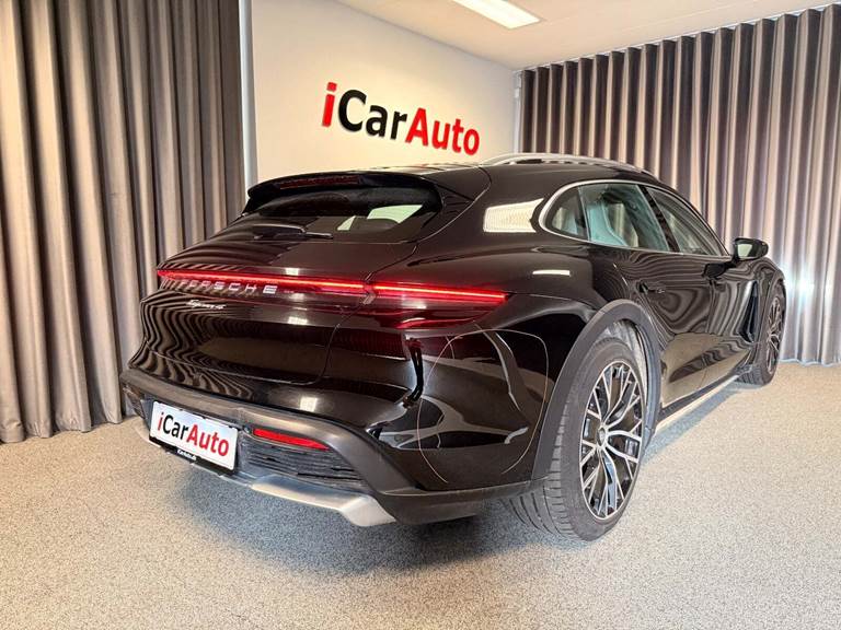 Porsche Taycan 4 Performance+ Cross Turismo
