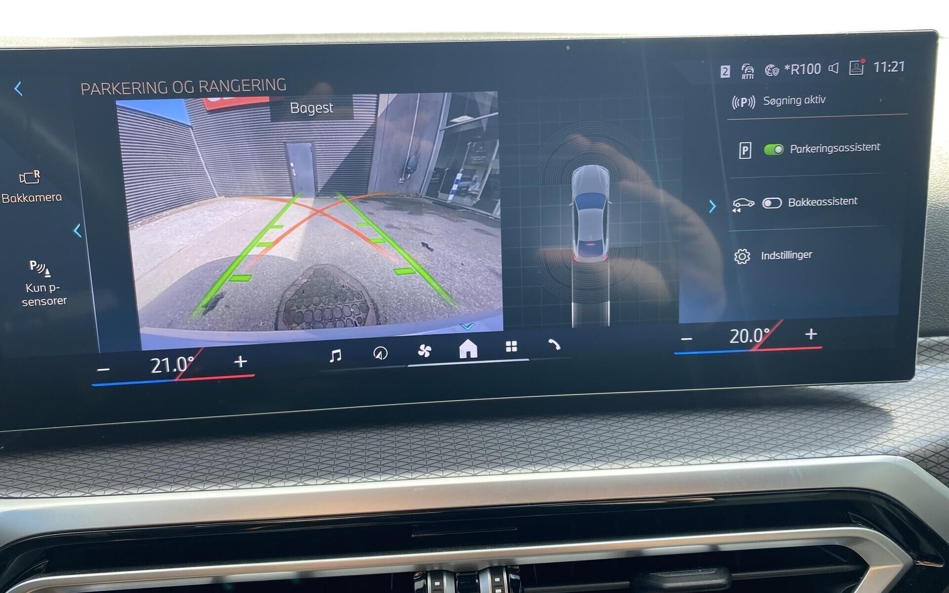 Grå BMW i4 fra 2025