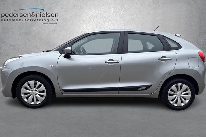 Grå Suzuki Baleno fra 2018