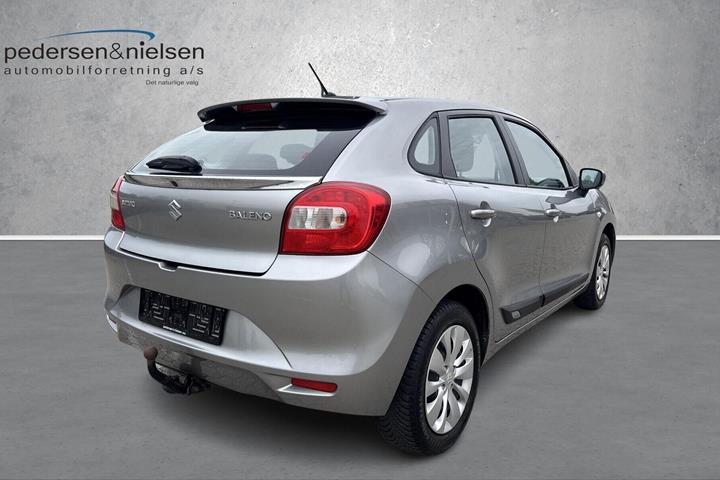 Grå Suzuki Baleno fra 2018