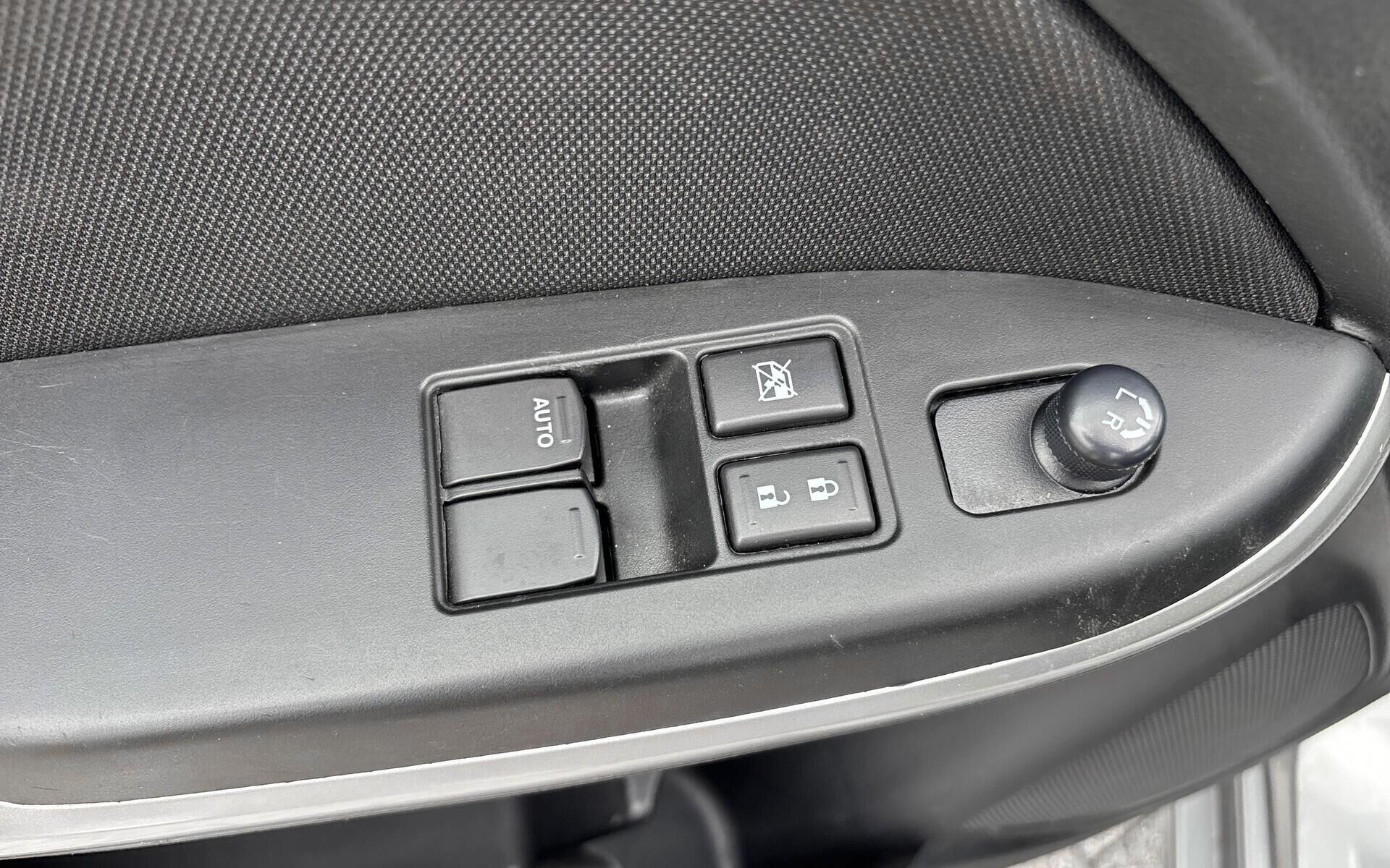 Grå Suzuki Baleno fra 2018