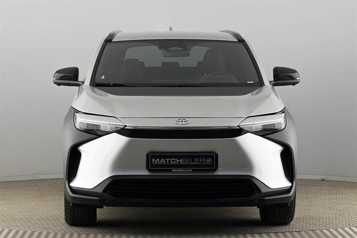 Sølv Toyota BZ4X fra 2023