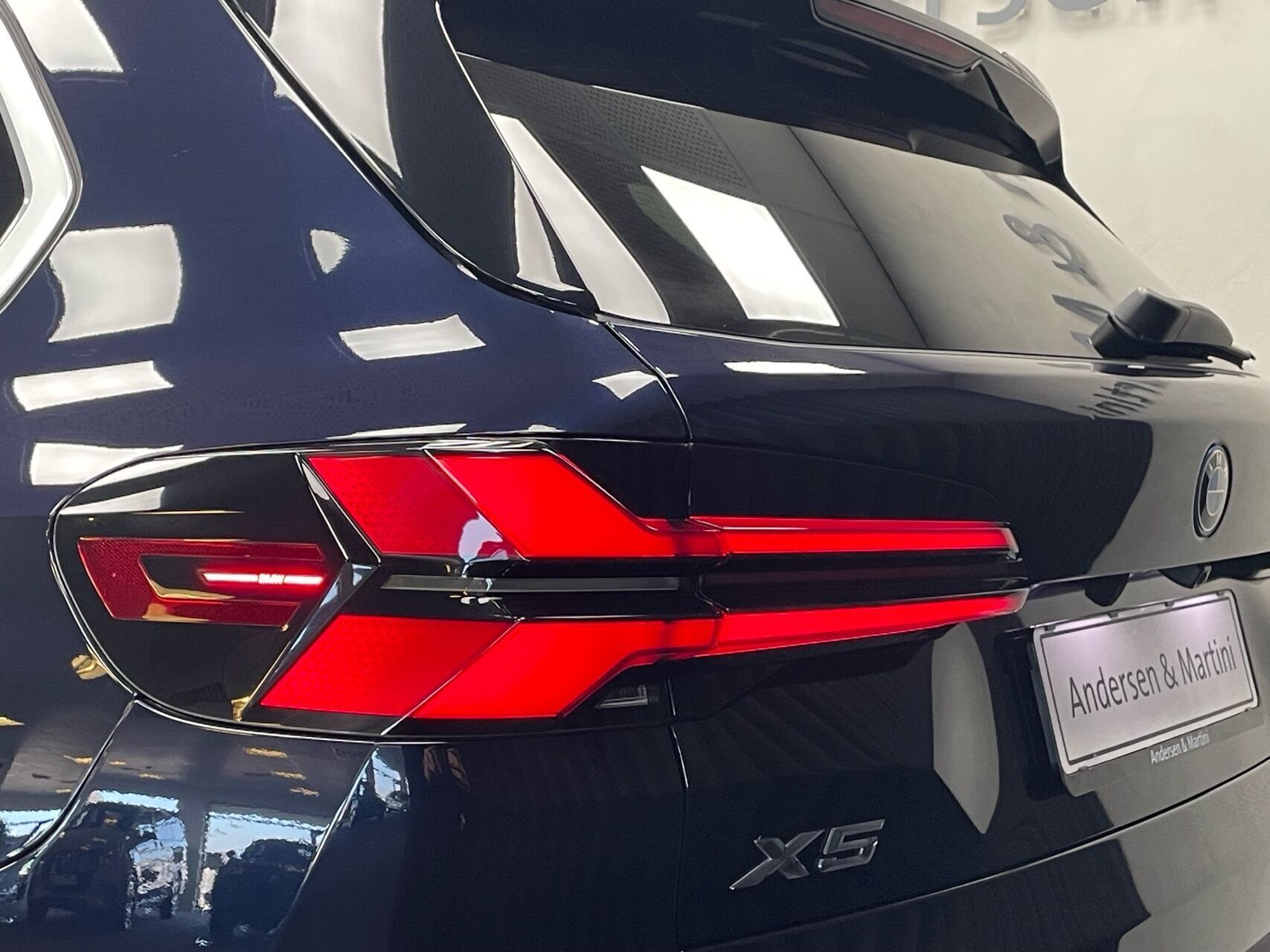 Sort BMW X5 fra 2023