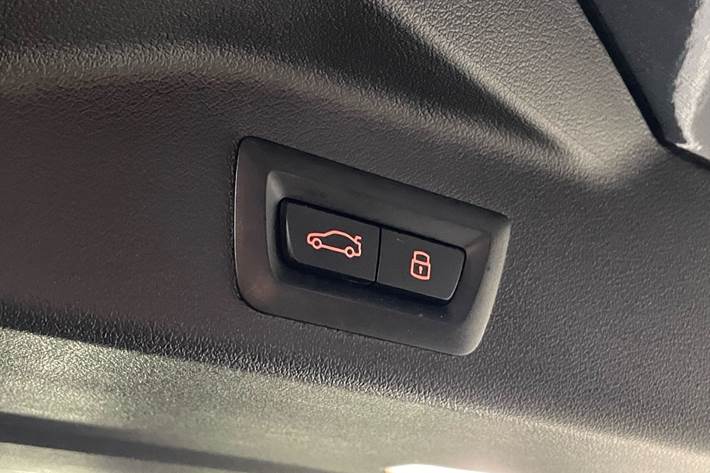 Sort BMW X5 fra 2023