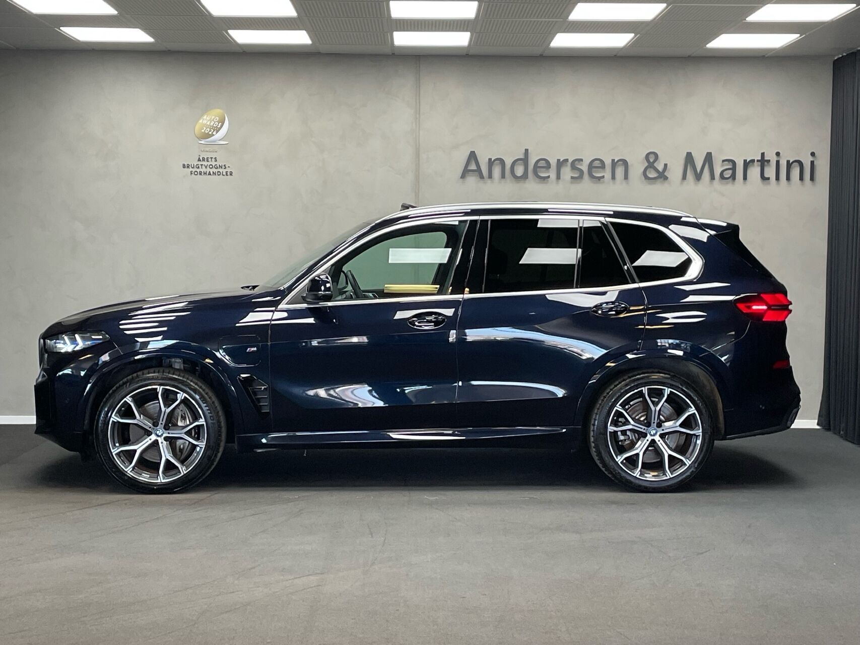 Sort BMW X5 fra 2023