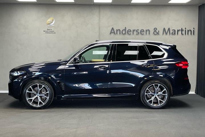 Sort BMW X5 fra 2023