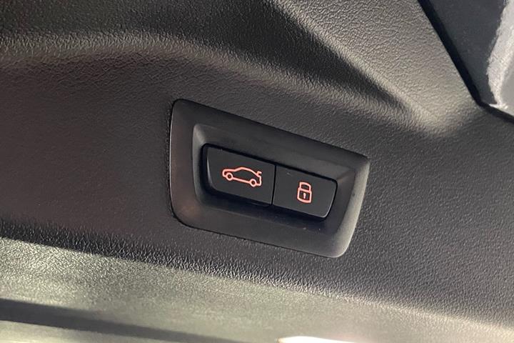 Sort BMW X5 fra 2023
