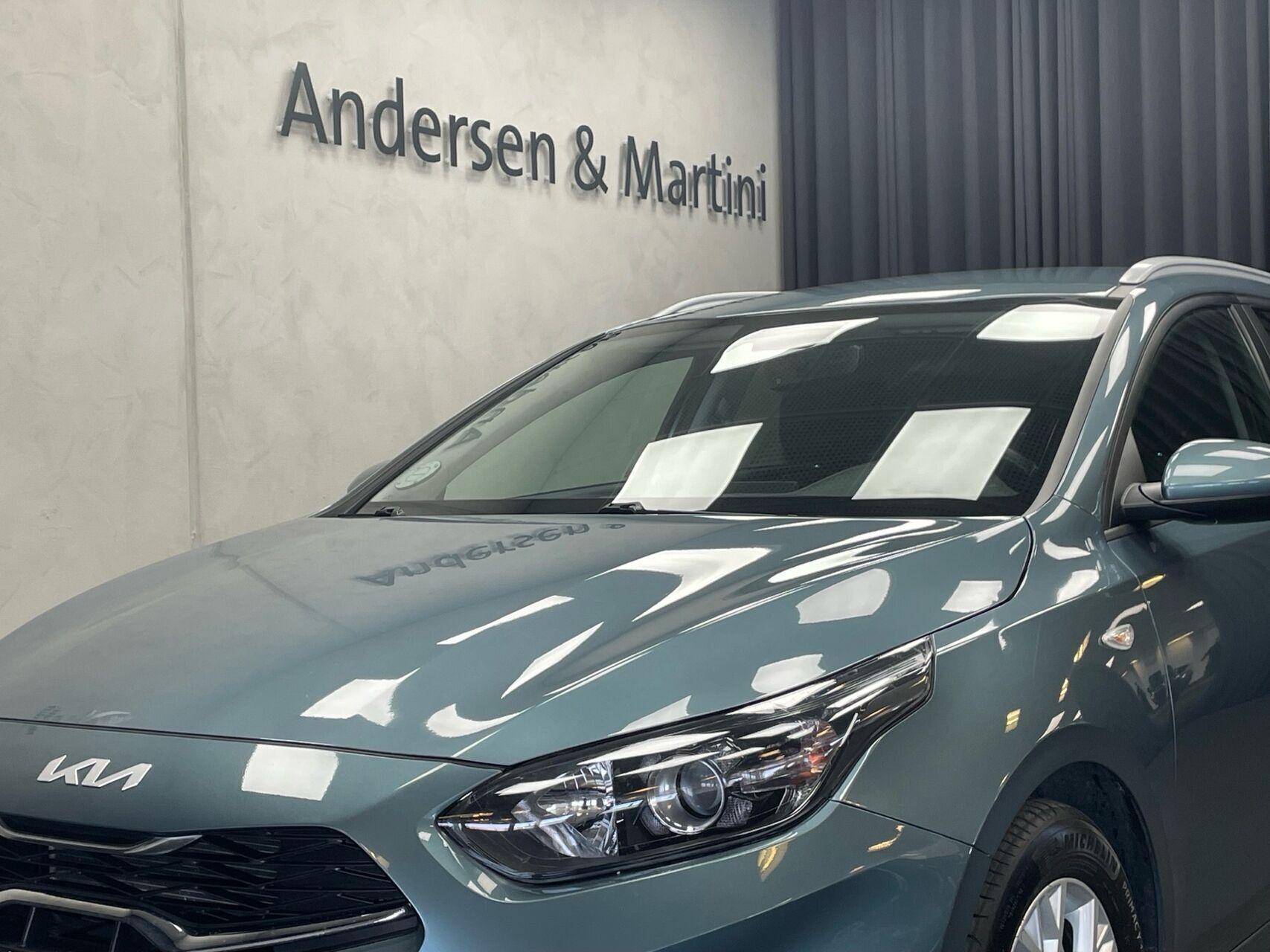 Grå Kia Ceed fra 2023