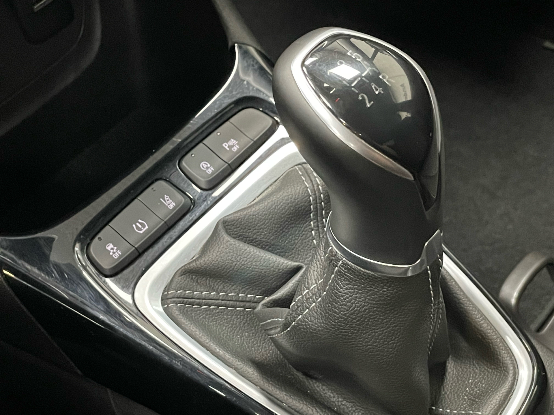 Sort Opel Crossland fra 2022