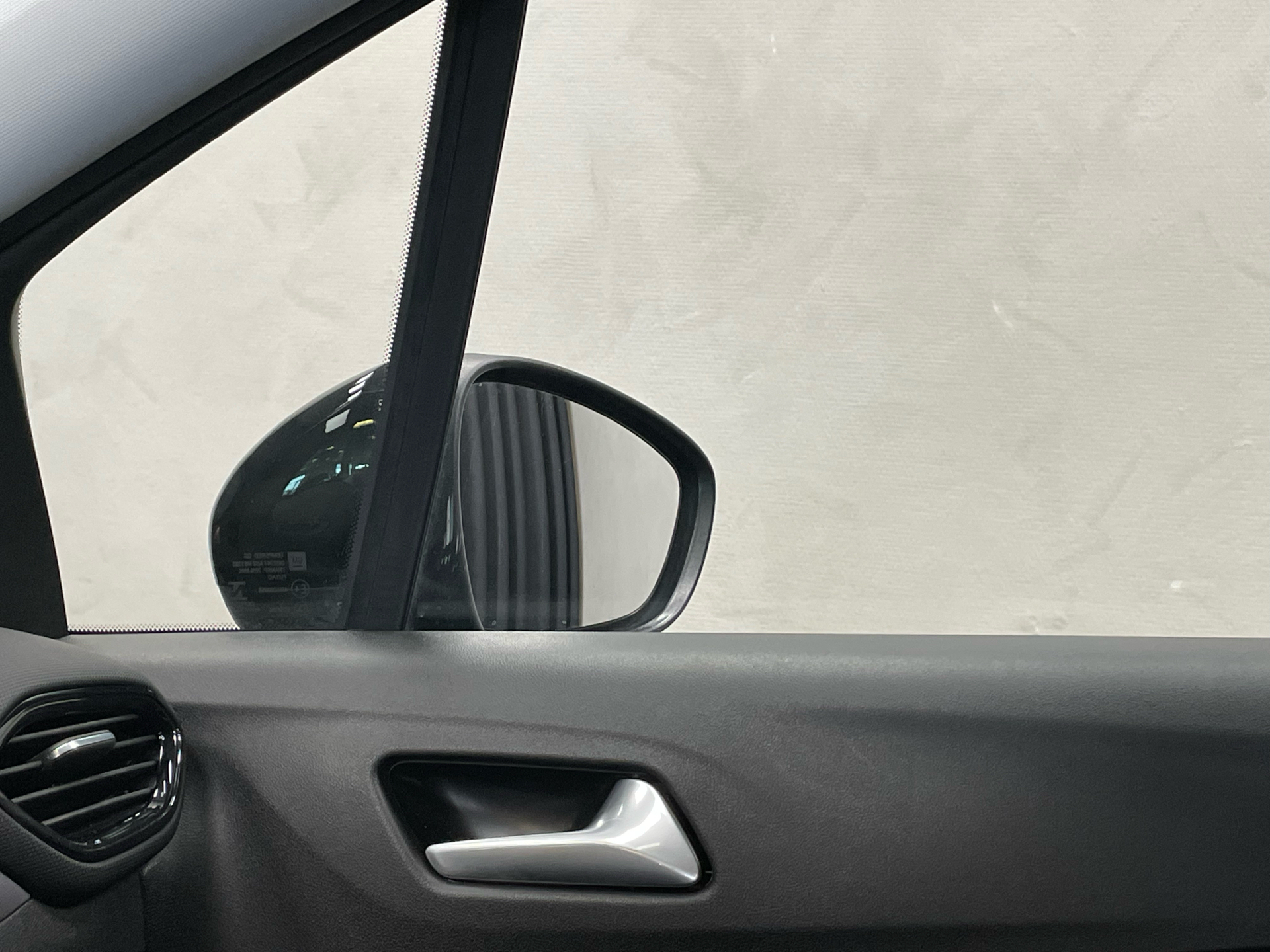 Sort Opel Crossland fra 2022