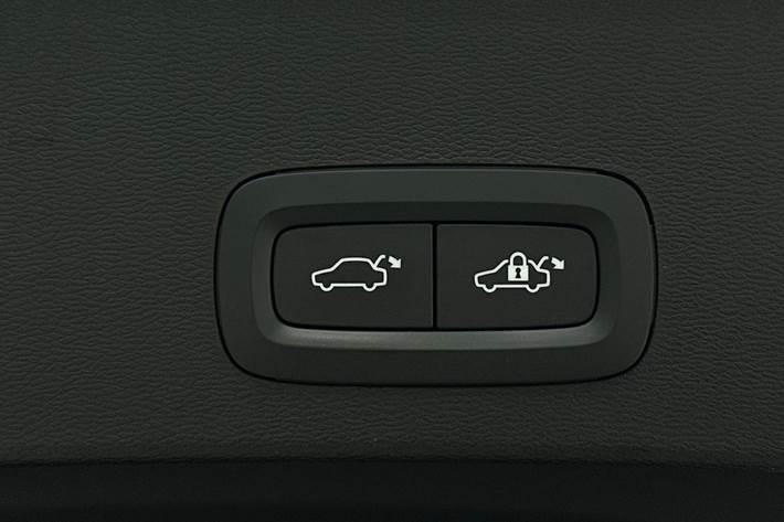 Sort Volvo XC40 fra 2021