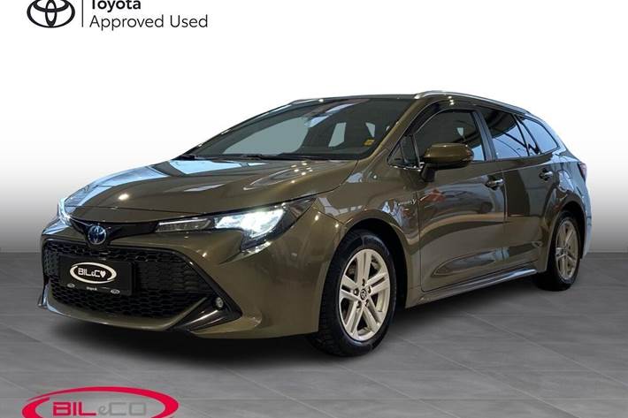 Bronze Toyota Corolla fra 2020 set udefra