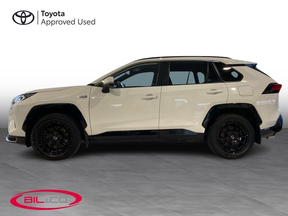 Hvid Toyota RAV4 Plug-in fra 2020