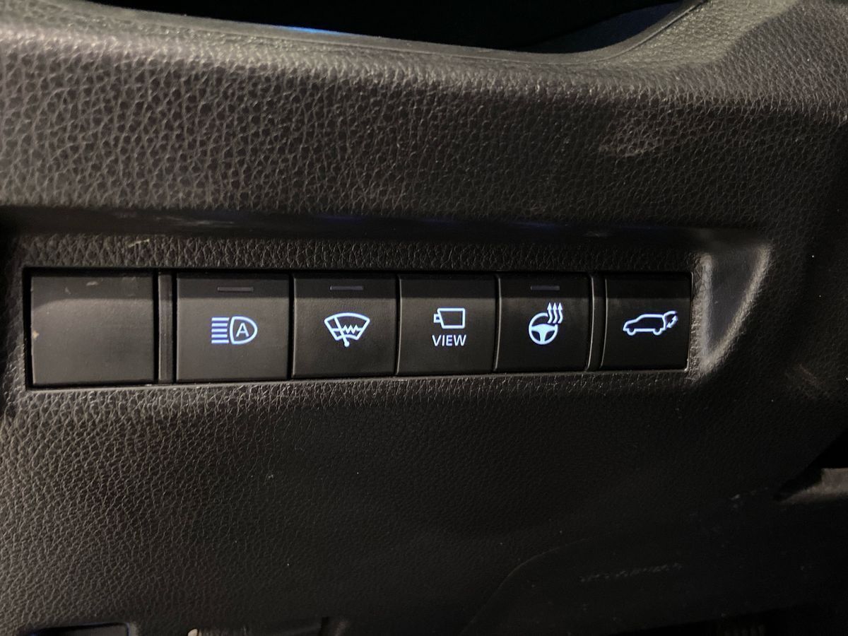 Hvid Toyota RAV4 Plug-in fra 2020