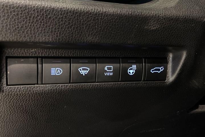 Hvid Toyota RAV4 Plug-in fra 2020