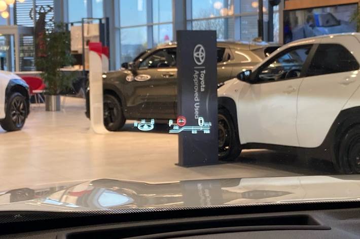 Hvid Toyota RAV4 Plug-in fra 2020