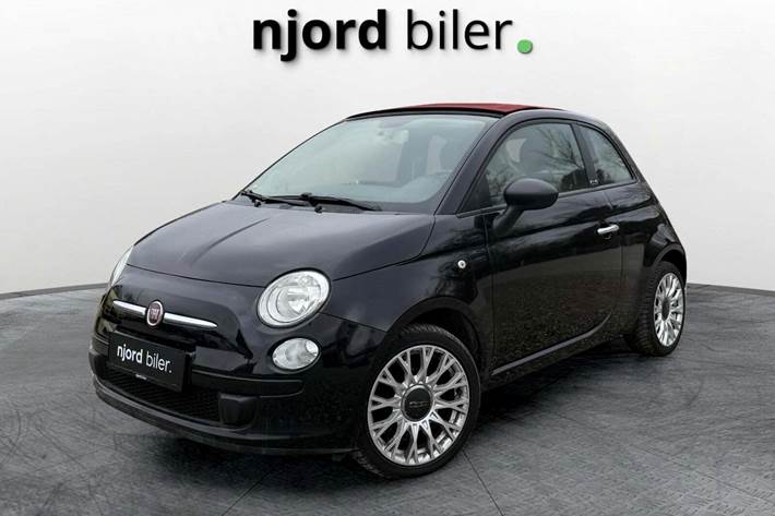Rød Fiat 500C fra 2013