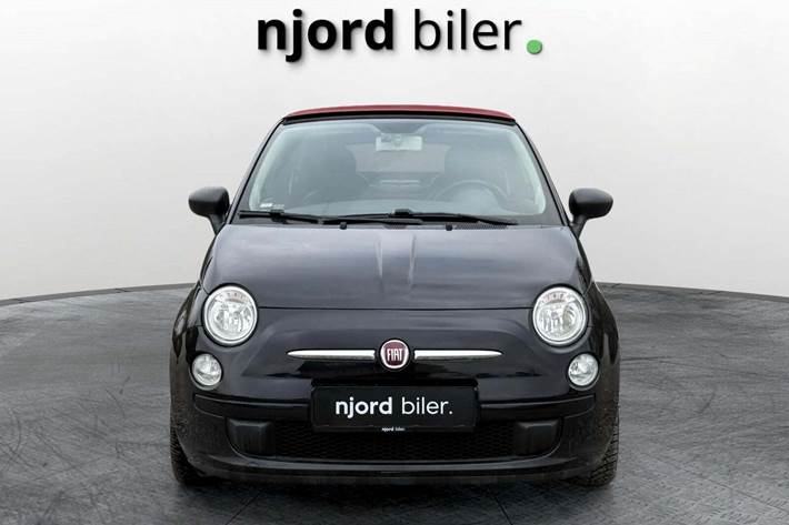 Rød Fiat 500C fra 2013