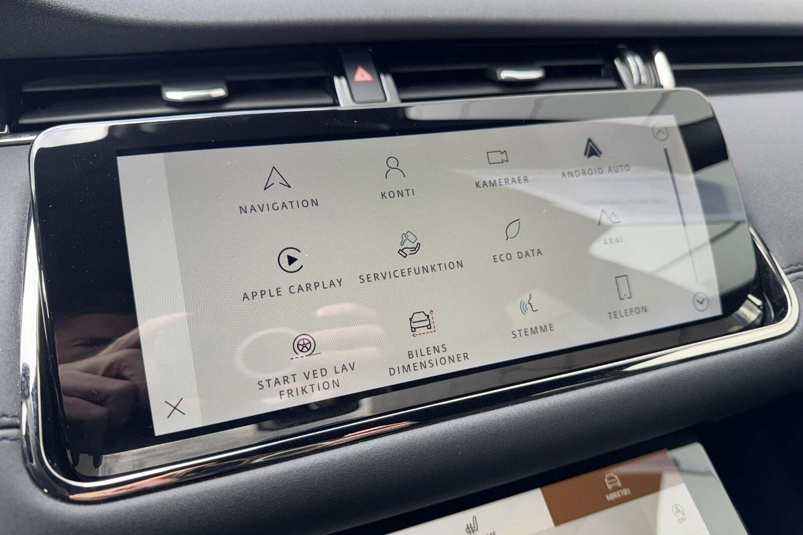 Hvid Land Rover Range Rover evoque fra 2023