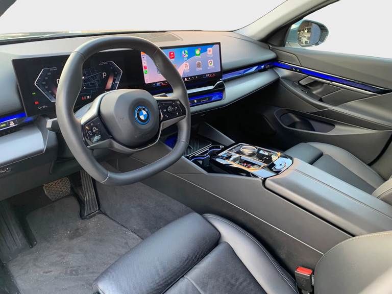 BMW i5 xDrive40