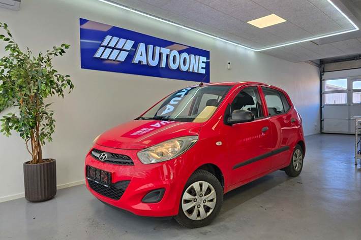 Rød Hyundai i10 fra 2012