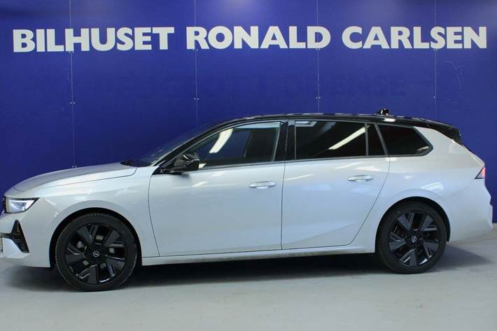 Sølv Opel Astra-e fra 2024