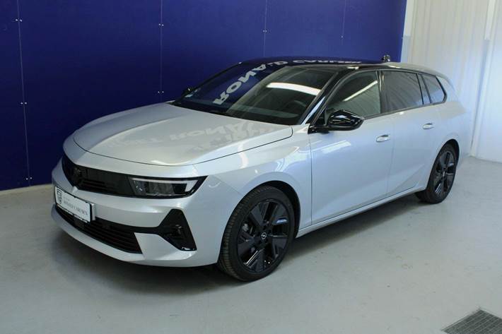 Sølv Opel Astra-e fra 2024